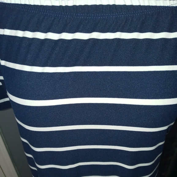 Woman's Dress - Picture 3 of 4